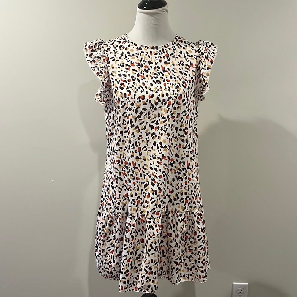 Shift dress with ruffle sleeves in multi color leopard print Size M